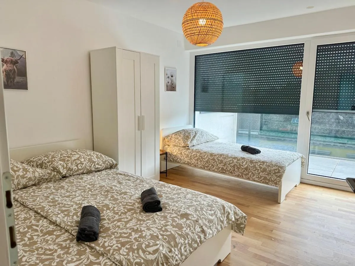 90 M2 Apartment With Balcony & Free Parking ウィーン オーストリア