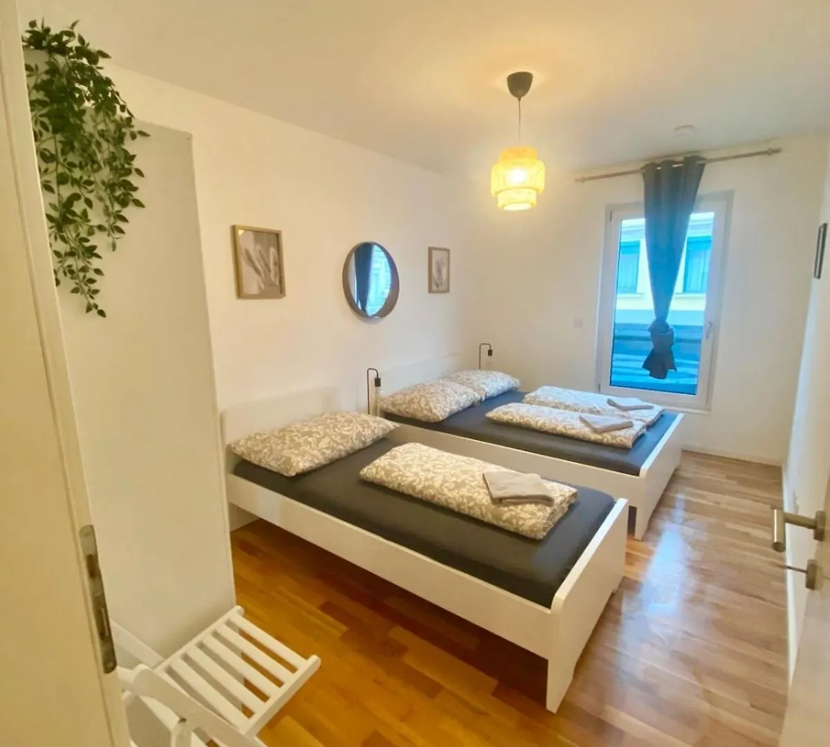 90 M2 Apartment With Balcony & Free Parking Vienna
